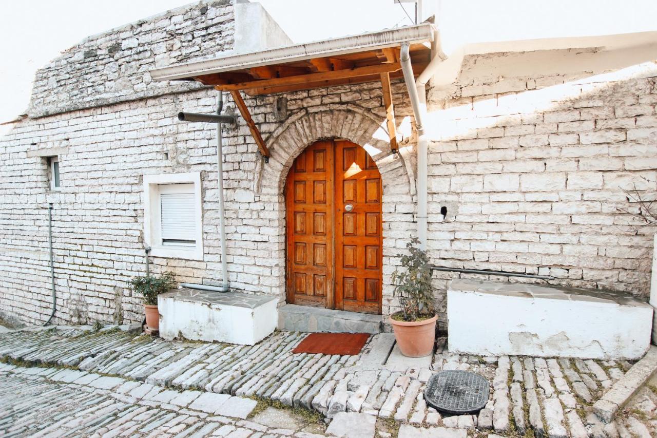 Guesthouse Hoxha Gjirokaster Exterior photo